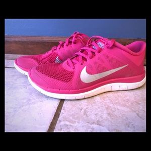 Nike free run pink